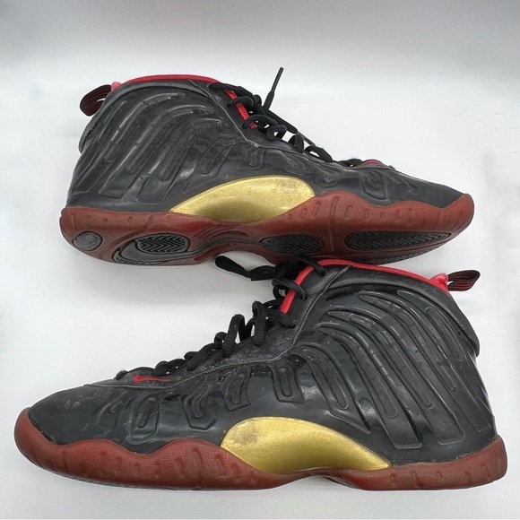 Nike Air Foamposite One Dracula Black & Red Sneakers - Picture 5 of 11